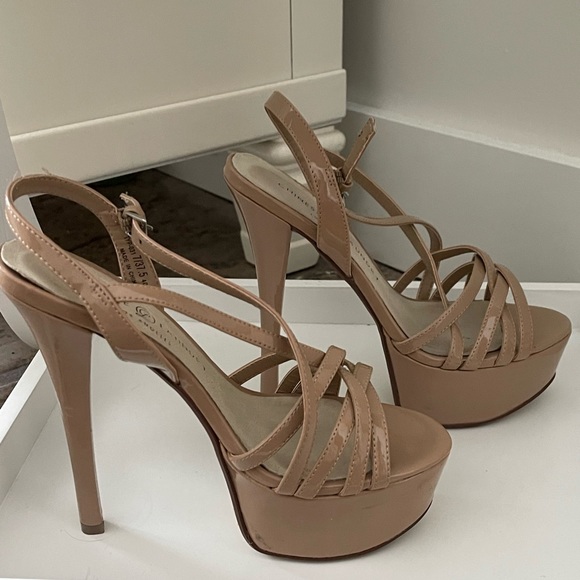 Chinese Laundry Teaser Platform Heels - Picture 2 of 5